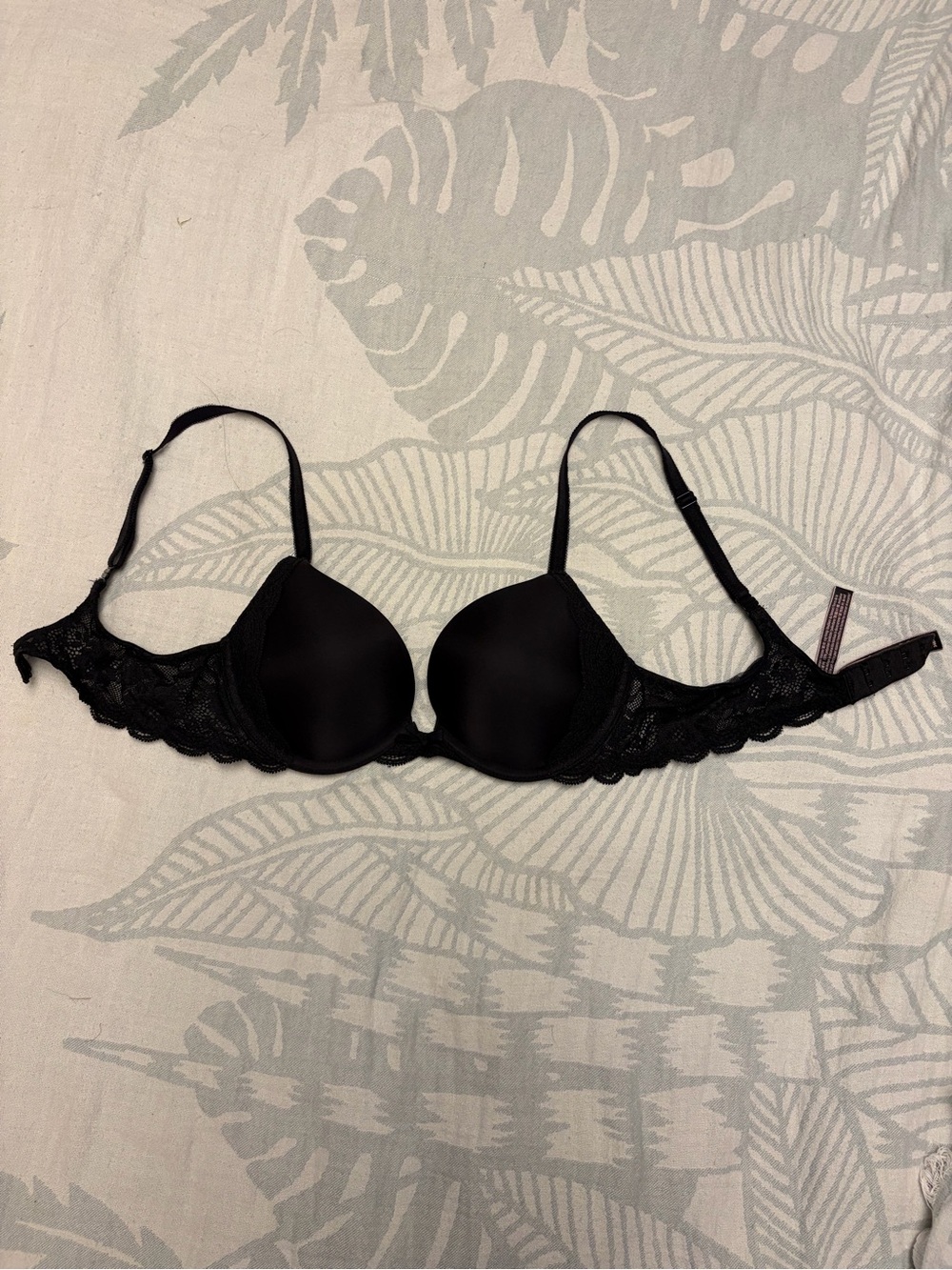 Victoria's Secret Black Dream Angels Push Up Lace Bra 34B